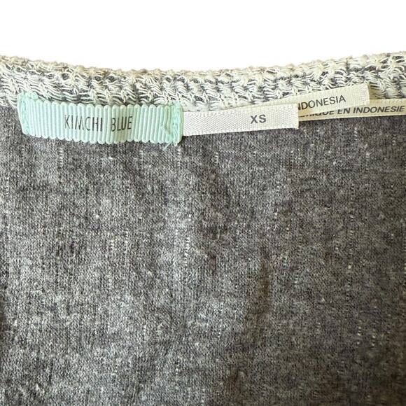Kimchi Blue V-Neck Knit Crop Top Flutter Sleeve Tie Back Grey White Womens Sz XS - Picture 7 of 10